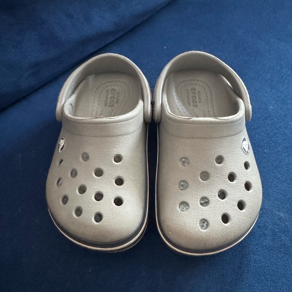 CROCS Kids Metallic Gray Water Shoes